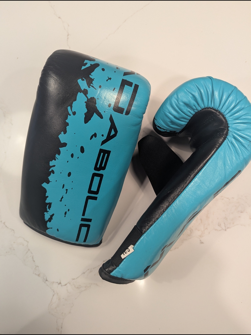 MADabolic Boxing Gloves Size S/M Nearly New